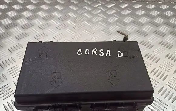 Opel Corsa D Fuse box cover 13217387EA