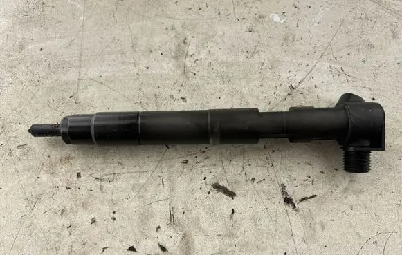 Mercedes-Benz C W204 Fuel injector A6510704987 283L8371 JTD8MASEWT