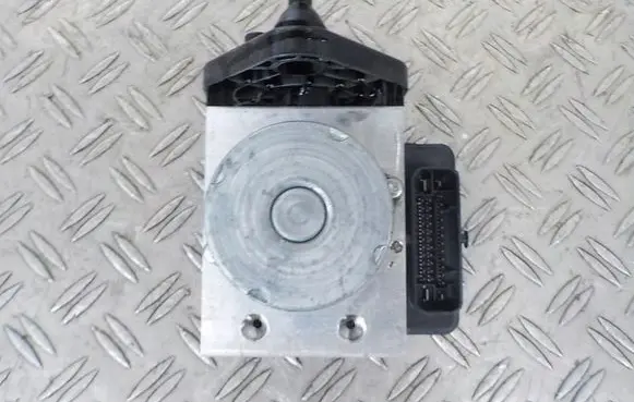 Mercedes-Benz Sprinter W907 W910 ABS Pump A9079008104