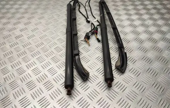 Volkswagen Touareg II Tailgate/trunk strut/damper 7P6827851E 7P6827712 7P6827711