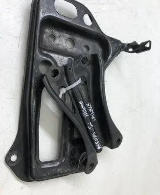 Toyota Avensis T270 Battery bracket 