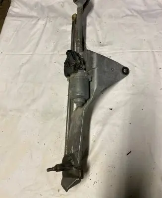 Jaguar F-Type Front wiper linkage G190944