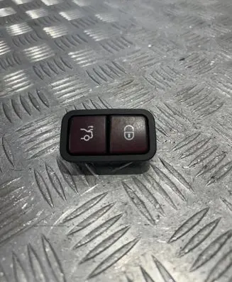 Mercedes-Benz C W205 Tailgate opening switch A2208211479