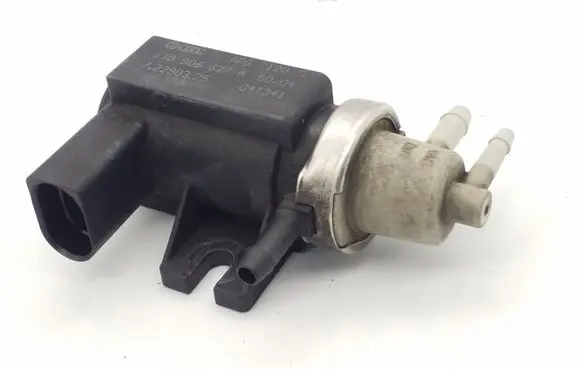 Volkswagen Touareg I Turbo solenoid valve 1J0906627A 72290325 04T341