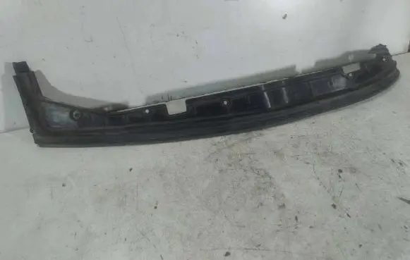 Peugeot RCZ Front door rubber seal YM18500880
