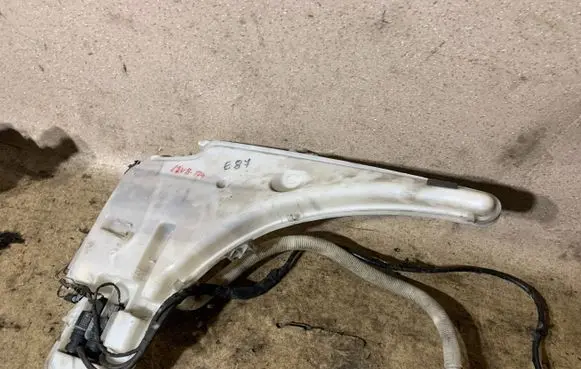 BMW 1 E81 E87 Windshield washer fluid reservoir/tank 7229535