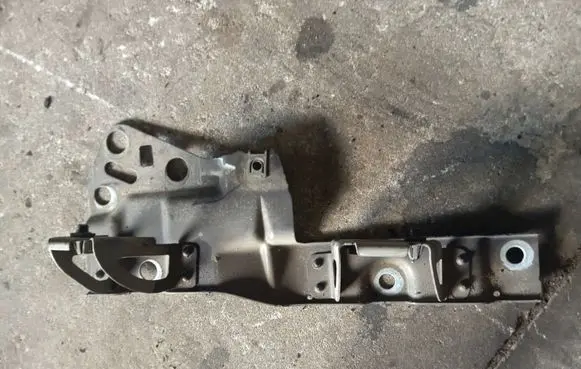 Renault Modus Front splash guards bracket 111145 111145L