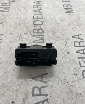 Tesla Model S Seat heating relay AG126954A