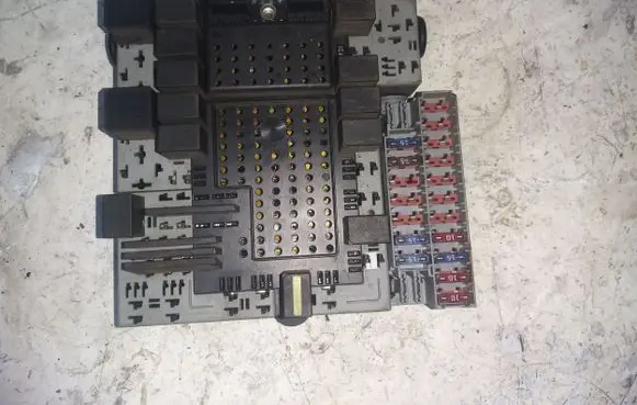 Volvo XC70 Fuse box set 08696040