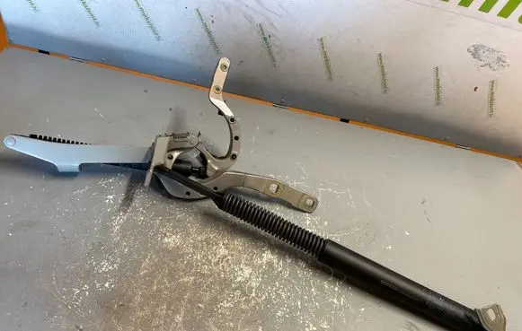 Tailgate/trunk strut/damper