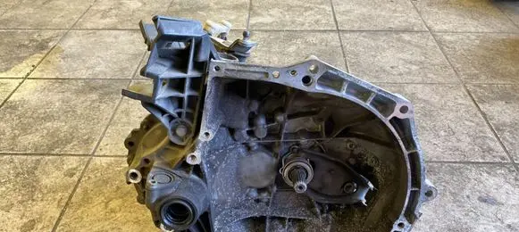Peugeot 208 Manual 6 speed gearbox