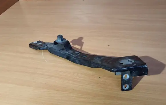 Renault Megane III Headlight/headlamp mounting bracket 6251206D