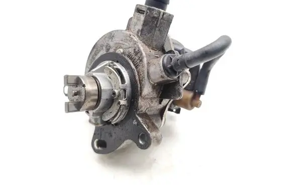 Ford Focus Vacuum pump CM5G2A451GB