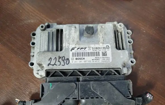 Audi A6 S6 C6 4F Engine control unit/module 51824196b 0261201687