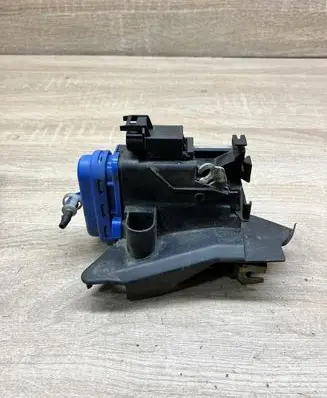Audi A8 S8 D2 4D Rear door lock 4D0839015D