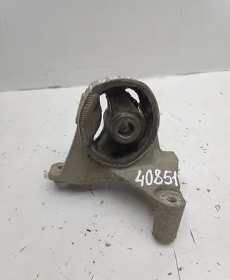 Honda FR-V Engine mount bracket