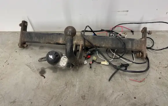 Subaru Legacy Tow bar set 