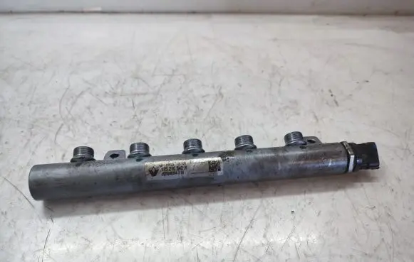 Nissan X-Trail T32 Fuel main line pipe 175210542R