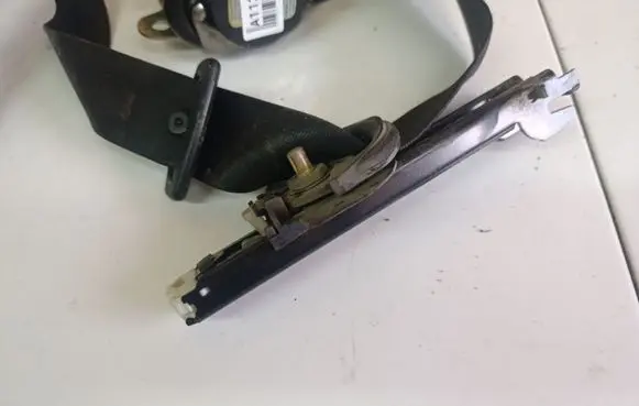 Audi A6 S6 C5 4B Seat belt adjustment rail