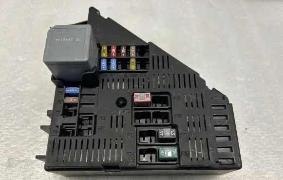 Volvo XC90 Fuse module 31473984
