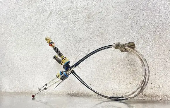 Volvo C30 Gear shift cable linkage 31259494