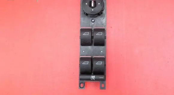 Ford Focus Electric window control switch AM5T-14A132-CA