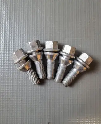 Volvo XC60 Nuts/bolts 