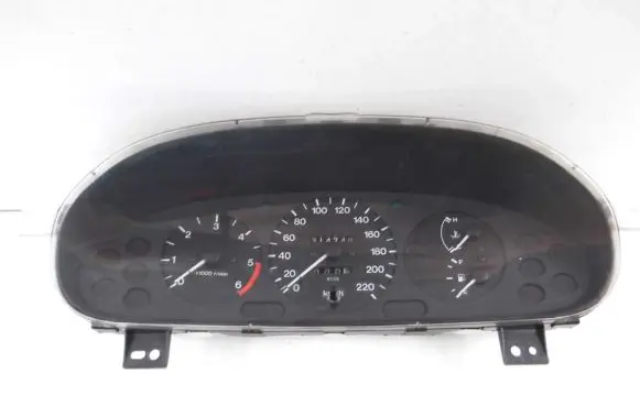 Mazda 323 F Speedometer (instrument cluster)