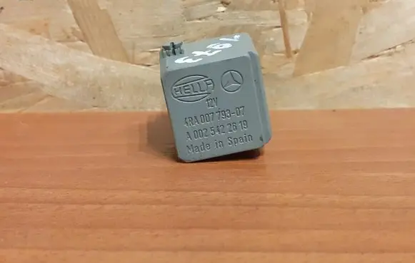 Mercedes-Benz Vito Viano W639 Other relay A0025422619