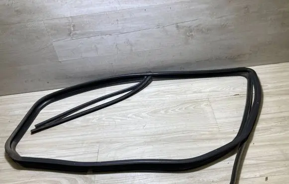 Ford Transit Custom Rubber seal front door window/glass 