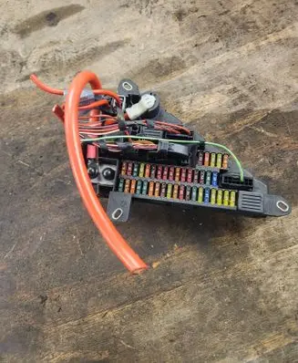 BMW 5 E60 E61 Fuse module 9138830 518956057