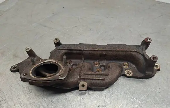 Volvo XC70 Exhaust manifold 9207688