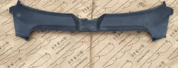Audi A6 S6 C6 4F Radiator trim 4F0807081
