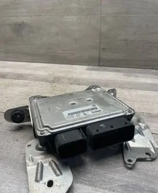 BMW X5 E70 Steering rack control module 6797591 1039R01473 7882977177