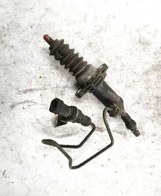 BMW 3 E90 E91 Clutch master cylinder 6775872