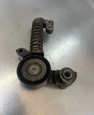 Volvo V70 Alternator belt tensioner 