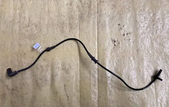 Mercedes-Benz A W169 ABS brake wheel speed sensor A1695400417
