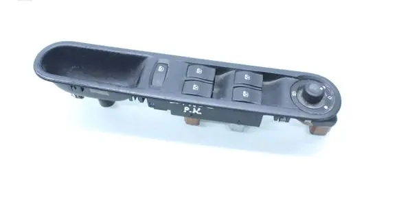 Renault Espace IV Electric window control switch 82008575231