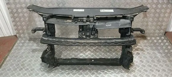 Volkswagen PASSAT B7 Radiator support slam panel 