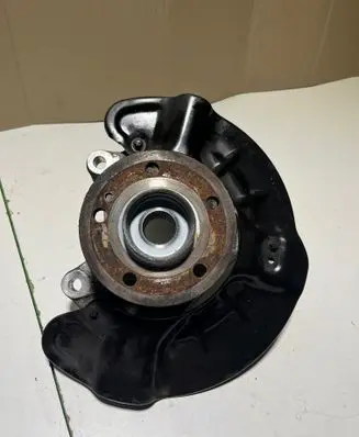 Mercedes-Benz CLA C118 X118 Front wheel hub A2473320100