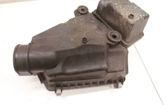 Honda CR-V Air filter box