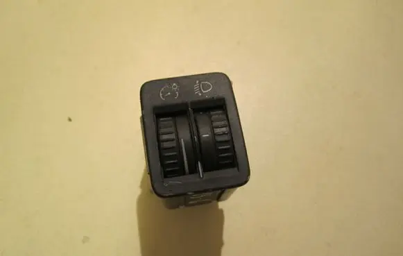 Volkswagen PASSAT B6 Headlight level height control switch 3C0941333