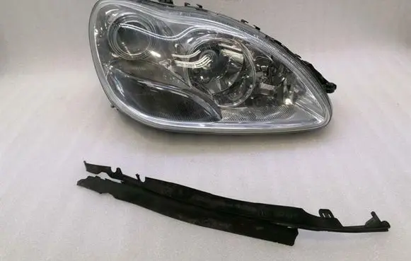 Mercedes-Benz S W220 Headlight/headlamp A2208203661