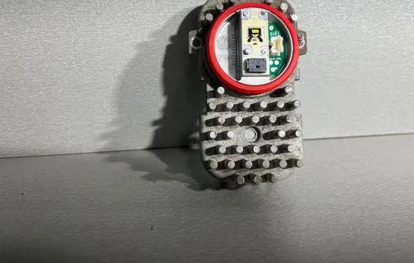 BMW 3 E92 E93 LED ballast control module 1305715084