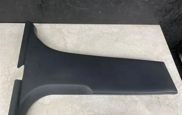 Skoda Octavia Mk2 (1Z) (B) pillar trim (bottom) 1Z0867282