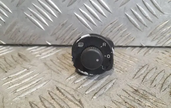 Skoda Octavia Mk2 (1Z) Wing mirror switch 1Z2959565A