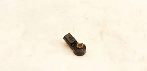 Audi A4 S4 B7 8E 8H Detonation knock sensor 0261231146 030905377C