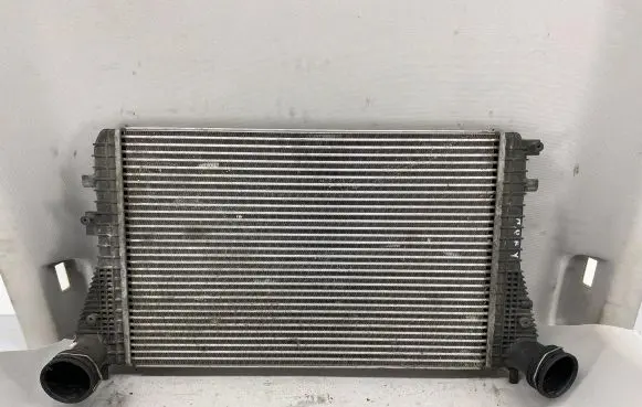 Volkswagen Touran I Intercooler air channel guide 