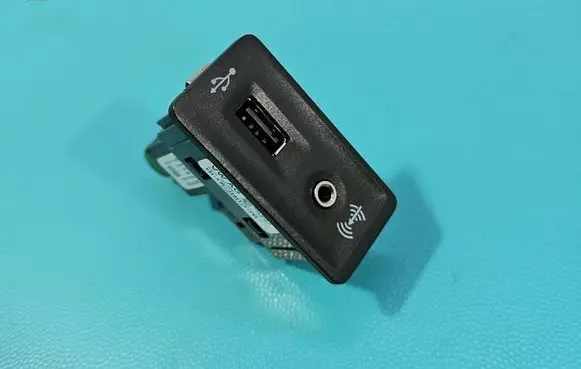 Seat Leon (5F) USB socket connector 5G0035222E IMPRK1581061