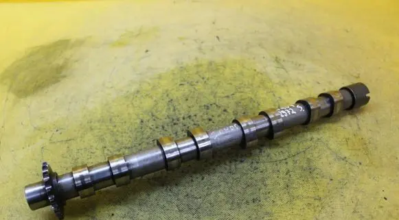Peugeot 307 Camshaft 9644216280